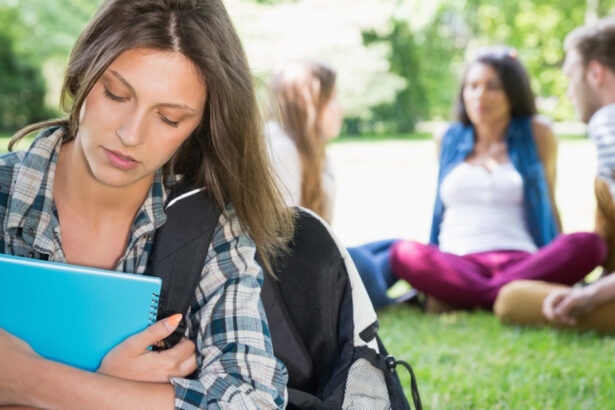 a te simti singur poate dauna mai mult sanatatii decat izolarea sociala arata un studiu 69d483287a0a2