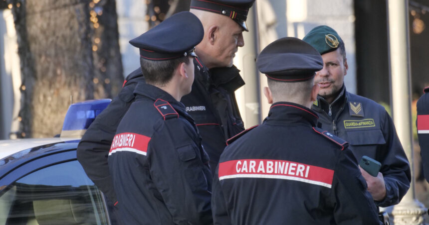 alerta in napoli angajati si clienti ai unei banci au fost luati ostatici de o banda de hoti 69e0e5df84cc9
