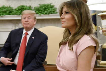 analiza melania trump tocmai s a aliat cu dusmanii declarati ai sotului ei in dosarul epstein ramane de vazut de partea cui va fi congresul 69dd1812d62a3