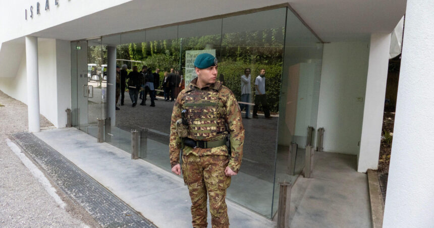 artistii si curatorii cer excluderea israelului rusiei si sua de la bienala de la venetia 69cceb0103a26