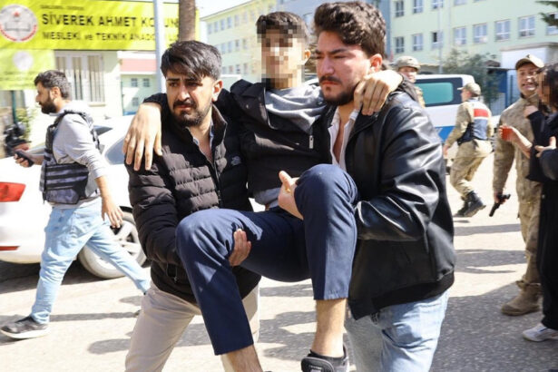 atac armat la un liceu din turcia 16 raniti a deschis focul la intamplare 69de0e638788f