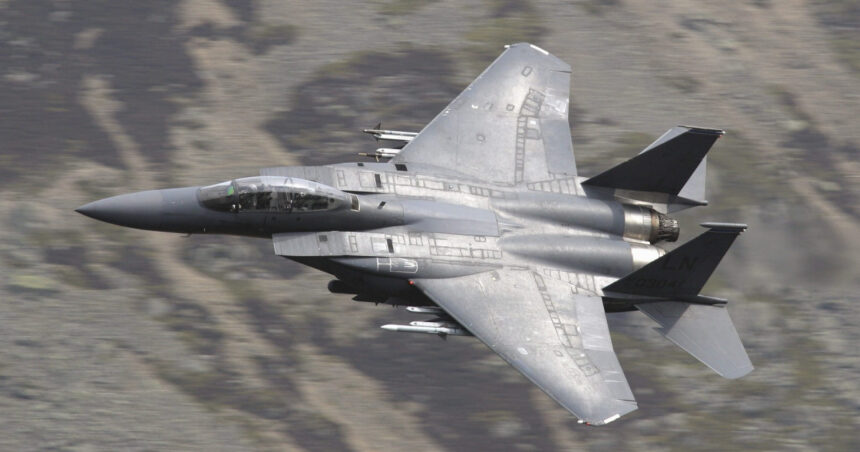 baricadat intr o prapastie cum a fost salvat aviatorul american disparut vineri in iran detaliile cunoscute ale operatiunii 69d20674bcd5d