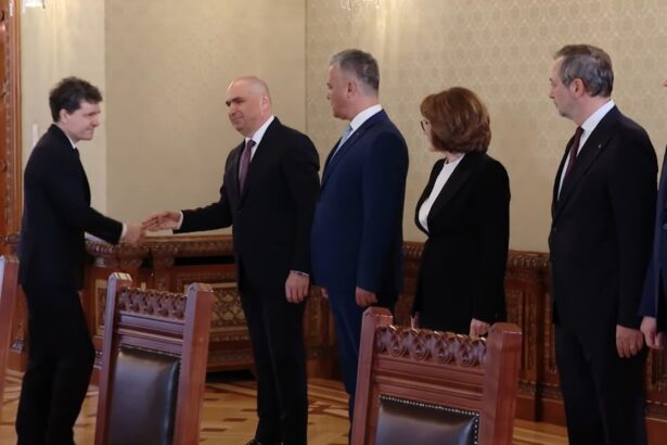 bolojan sec dupa consultarile cu nicusor dan pnl va sustine activitatea guvernului 69e89a20d7ba1