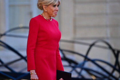 brigitte macron sotia presedintelui frantei se declara trista am vazut intunecimea lumii prostia rautatea 69ef46bbcf2f7