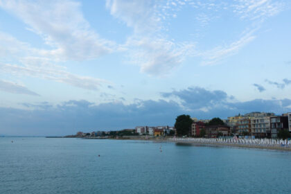 bulgaria a neutralizat doua drone miliare in deriva pe marea neagra una dintre ele a fost gasita in apropierea unei statiuni populare 69de77f8f1991