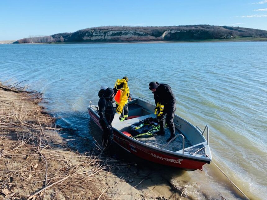 cadavru gasit in apele dunarii in zona cernavodia 69d4e5be21f99
