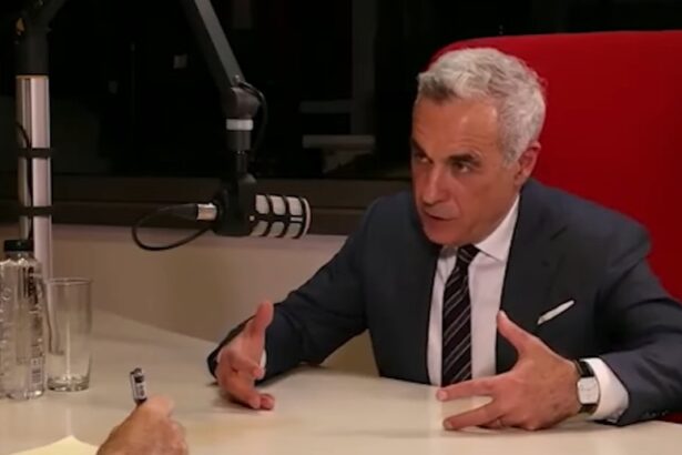 calin georgescu vizita lui von der leyen la baza kogalniceanu a fost nefireasca intr un loc nefiresc dar vine trenul a mai fost o surpriza si panica intervine cand apare surpriza 69e121a1da1f7