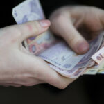 cat este indemnizatia de handicap in 2026 ce sume primesc beneficiarii adulti in functie de gradul de dizabilitate 69e1b24635691