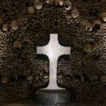 catacombele din paris redeschise dupa sase luni ce s a schimbat in urma lucrarilor de modernizare 69d6a3b5dfd03