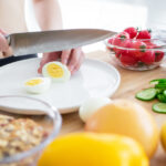 ce faci cu mancarea ramasa de la masa de paste bucatarii explica cum transformi rapid ouale si friptura de miel in retete noi 69e31c40a91aa