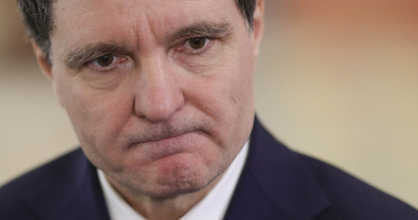 ce le spune nicusor dan romanilor care l au votat dar acum sunt suparati pe el si celor care il considera psd ist 69ef1d16a40b8