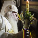 ce semnifica lumina sfanta din noaptea de inviere ce trebuie sa stie credinciosii daca se stinge lumanarea in drum spre casa 69d9ec2829510