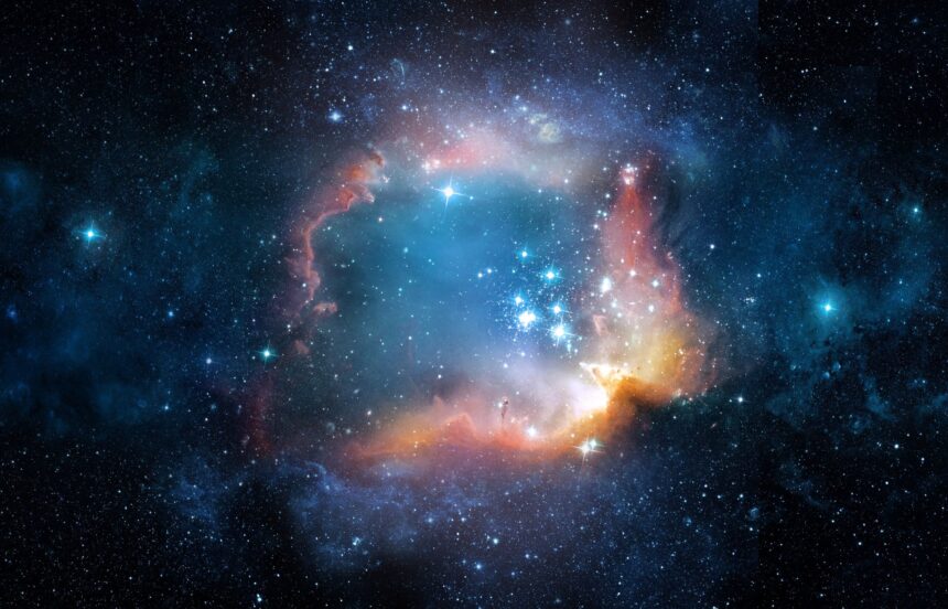 cercetatorii au folosit o cruce einstein pentru a studia o galaxie tanara cu stele batrane 69e091eca3018