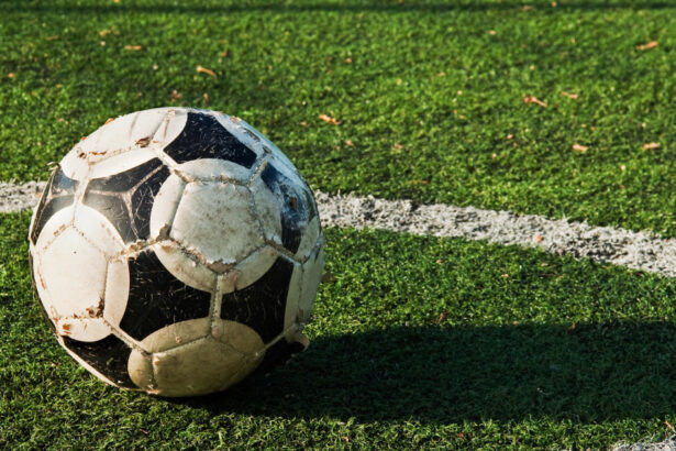 cercetatorii britanici propun modificarea mingilor de fotbal pentru a combate problema impactului loviturilor cu capul 69e8af6a0f6ac