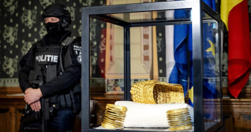 cine este procurorul roman care a ajutat la recuperarea coifului de la cotofenesti a instrumentat mai multe dosare rezonante 69ce7bcbb9cd4