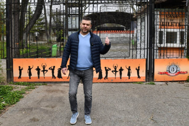 ciucu dezamagit de parcul herastrau o cacofonie ridicola de cascarabete cu mici popcorn si pokemoni 69da71bb39643