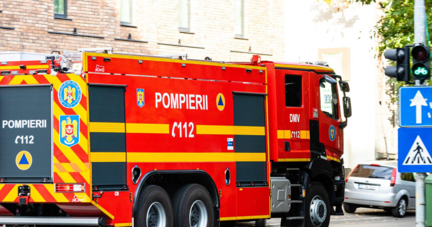 constanta barbat cu arsuri la fata dupa o explozie intr un apartament 14 persoane au iesit din bloc 69dc9679dd86c