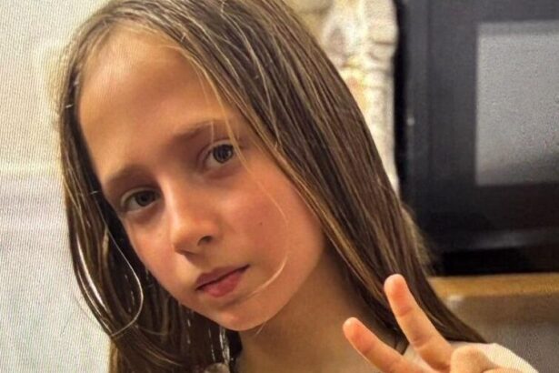 constanta copila de 9 ani disparuta din fata blocului in care locuieste daca o vedeti sunati la 112 69e76ef7666ee