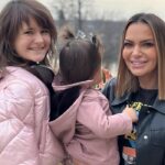 cu ce se ocupa andreea antonescu in america artista s a mutat impreuna cu cele doua fetite traim in prezent si pentru noi 69e62baa3e797