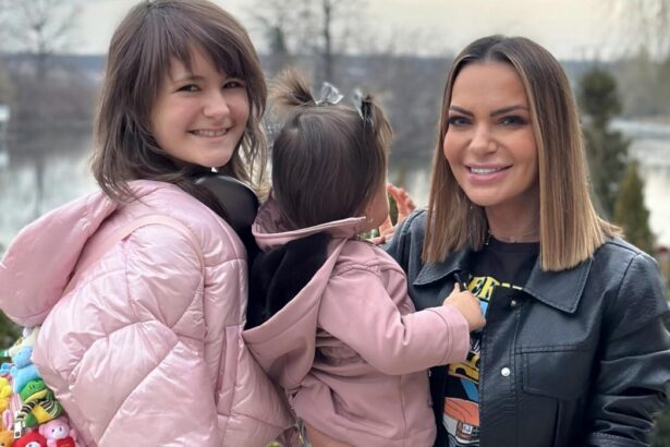 cu ce se ocupa andreea antonescu in america artista s a mutat impreuna cu cele doua fetite traim in prezent si pentru noi 69e62baa3e797