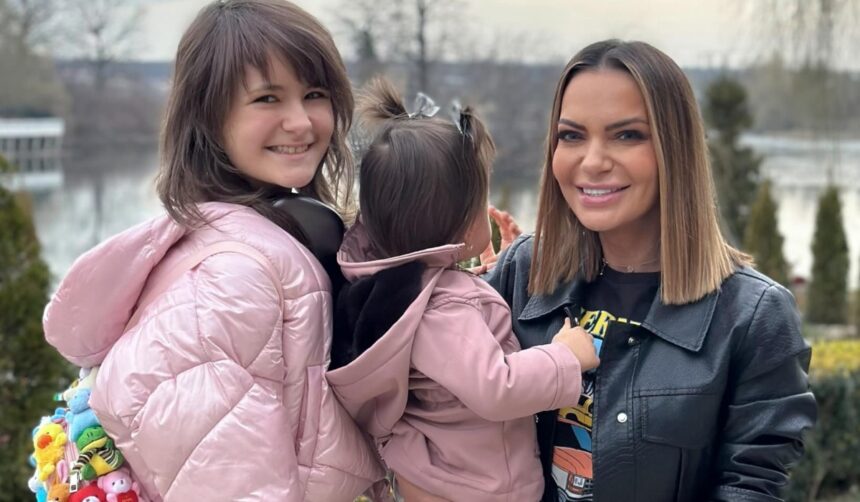 cu ce se ocupa andreea antonescu in america artista s a mutat impreuna cu cele doua fetite traim in prezent si pentru noi 69e62baa3e797