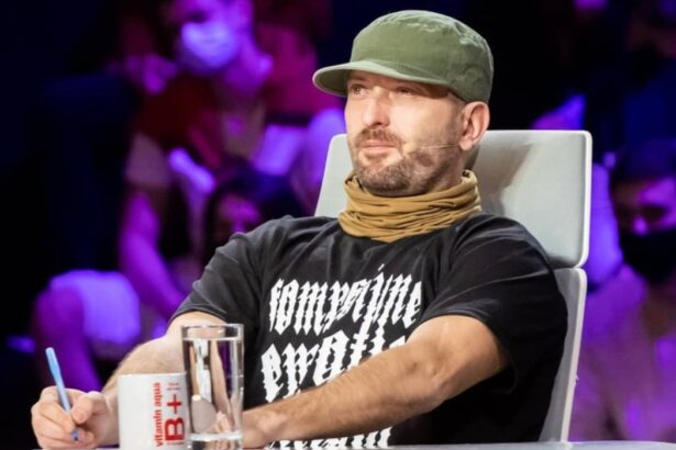 cum a fost surprins cheloo in aeroport inainte de plecarea la asia express gestul care i ar putea enerva pe sefii de la antena 1 69cd2d3fad955