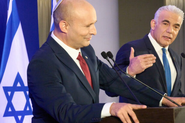 doi fosti premieri israelieni isi unesc fortele in incercarea de a l inlatura pe netanyahu de la putere 69ef0ec5e05df