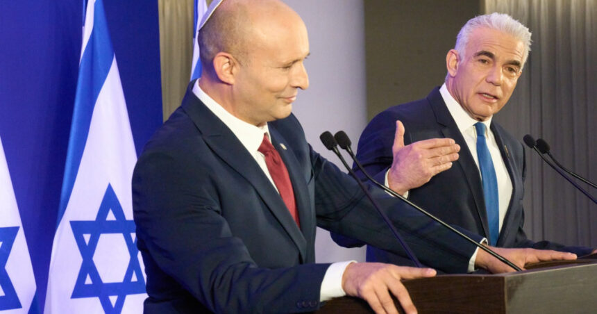 doi fosti premieri israelieni isi unesc fortele in incercarea de a l inlatura pe netanyahu de la putere 69ef0ec5e05df