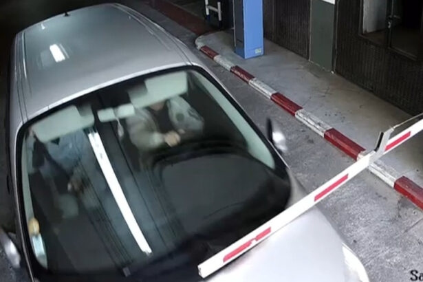 doi romani din spania si au furat propria masina dintr un depozit al politiei 69eefd521b3ee