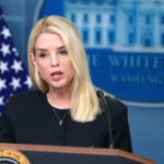 donald trump a demis o pe pam bondi din functia de procuror general al sua liderul american va trece la un nou post foarte necesar 69ceb3ae0ee32