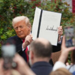 donald trump impune taxe vamale de pana la 100 pentru medicamente si modifica tarifele pentru metale 69cfa778c7677