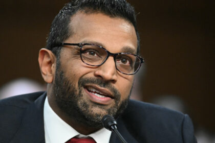 dupa procurorul general trump ar vrea sa dea afara si alti oficiali de rang inalt e vizat si directorul fbi 69cf520583bf3