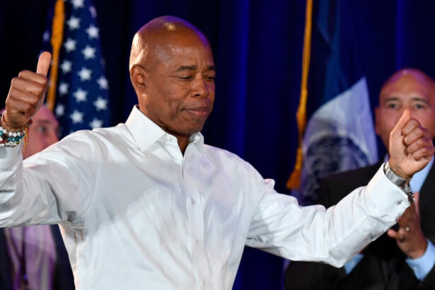 eric adams fost primar al orasului new york a devenit cetatean al albaniei planurile sale dupa retragerea din politica 69da35c6be5dd