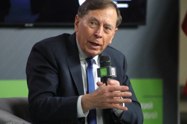 fost director al cia un acord privind stramtoarea ormuz este inca posibil dar iranul nu trebuie sa controleze traficul maritim 69e342d8712b7