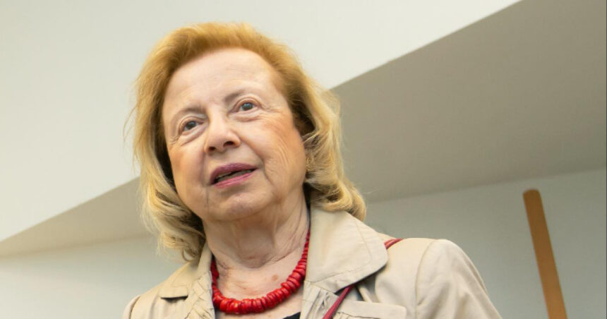 fosta deputata de origine romana colette avital ranita de politie la protestele anti guvernamentale din israel are 86 de ani 69d3be1c3ff96