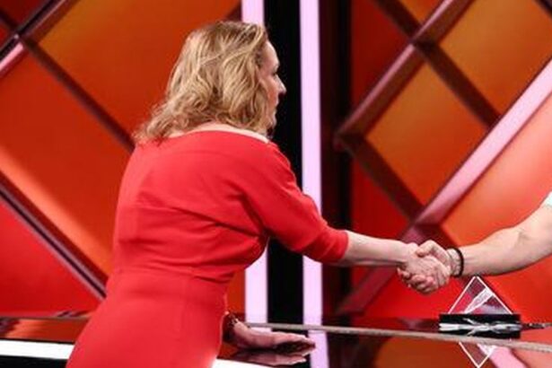 fosta vedeta de la pro tv a aparut la antena 1 nu as fi riscat asa in ce emisiune a mers elena lasconi 69ce2706970ec