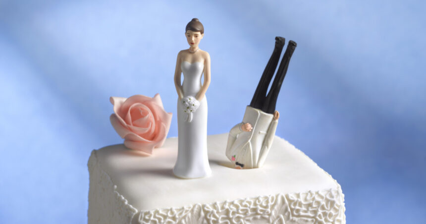 fostii soti pot alege ce nume vor dupa divort fara acordul celuilalt parlamentul a adoptat proiectul usr 69ccf563b4676