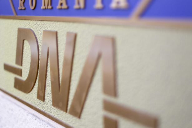 fostul deputat cornel vasile folescu trecut prin trei partide a fost trimis in judecata de dna pentru abuz in serviciu 69d958d127232