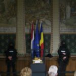 foto oficial de la parchetul general coiful de la cotofenesti si doua bratari dacice au fost recuperate 69ce680381e9e