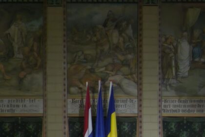 foto oficial de la parchetul general coiful de la cotofenesti si doua bratari dacice au fost recuperate 69ce680381e9e