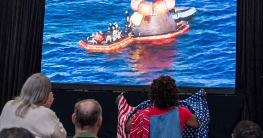 galerie foto dupa succesul misiunii artemis ii trump anunta ca urmatoarea etapa este marte 69d9e164be0ea