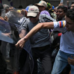 galerie foto venezuela fortele de ordine folosesc gaze lacrimogene impotriva protestatarilor indreptati spre miraflores 69d7f8d7ee9c4