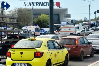 galerie fotovideo accident rutier cu persoana incarcerata in zona supernova 69f1a9cad37bf