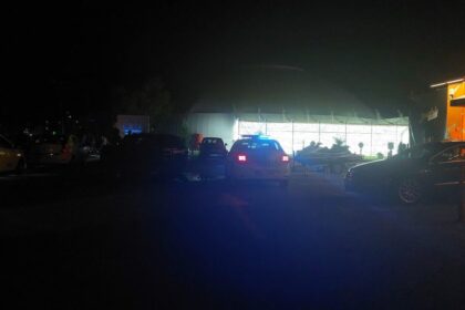 hilar dar penal s a cocotat pe scaun pe ringul de dans a cazut peste un barbat si apoi i a tras si un pumn 69d046393b848