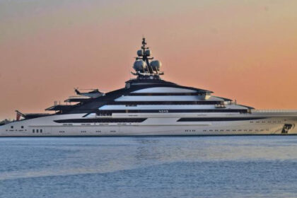 iahtul unui oligarh rus a traversat fara probleme stramtoarea ormuz 69ee0e24af28e