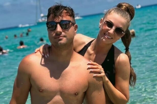 imagini cu valentin sanfira si femeia cu care a inlocuit o pe codruta filip au plecat impreuna in vacanta si au crezut ca nu i vede nimeni 69d9e869dae49