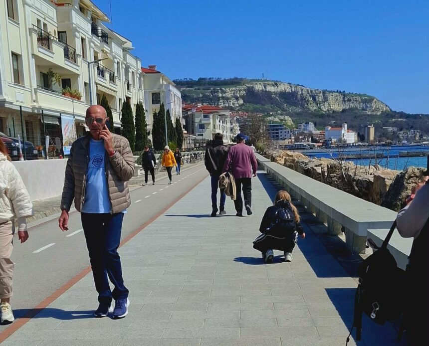 in timp ce noi facem circ si drame pe litoral bulgarii isi vad linistiti de turism prognozeaza performante si incasari mai mari 69dcfd9e3f265