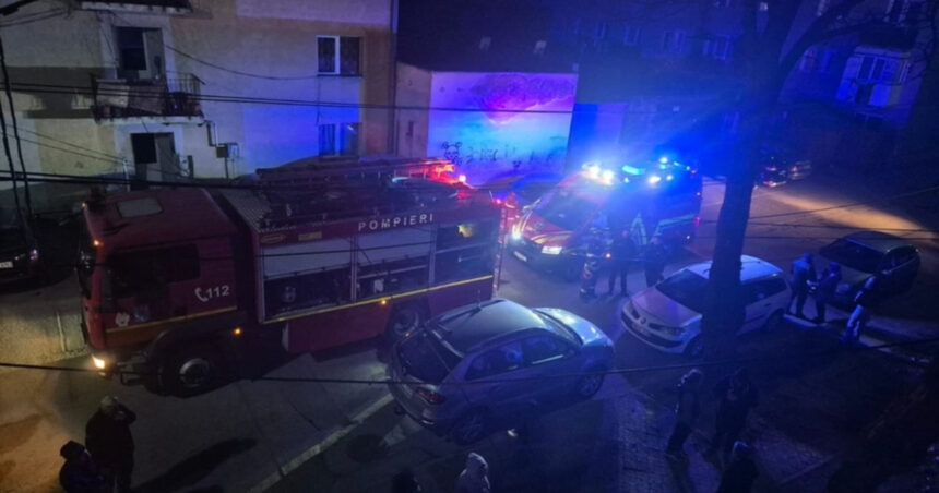 incendiu puternic intr un bloc din sighetu marmatiei peste 80 de oameni evacuati 69d60609307e5