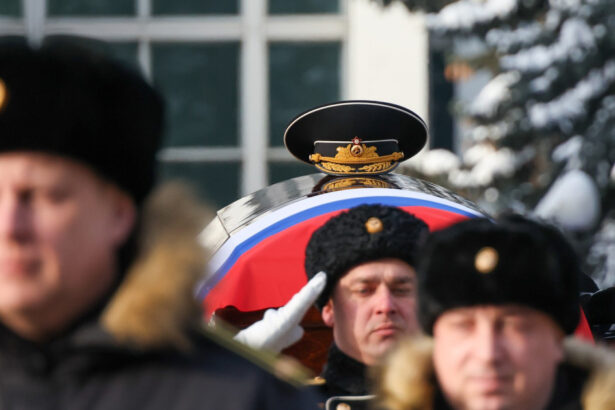 industria funerara din rusia in plina expansiune pe fondul pierderilor din ucraina sicriele gropile inmormantarile s au scumpit 69e6f7fdee09d