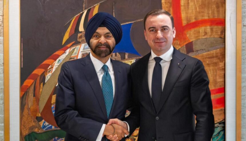 jumatate din guvern in sua se cer bani de la banca mondiala pentru proiecte de energie nucleara 69df4d04ba0f4